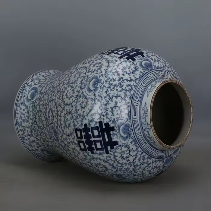 Guci Porselen Dinasti Qing